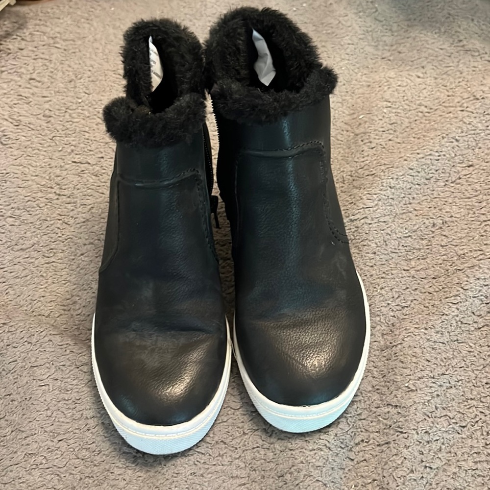 Fur trim wedge sneakers